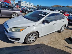 Ford Focus S 2.0L 4 2015
