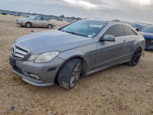 Mercedes-Benz E 550 5.5L 8 2011