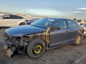 Volkswagen Jetta BASE 2.0L 4 2014