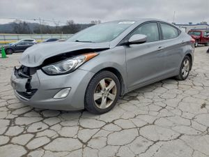 Hyundai Elantra GLS 1.8L 4 2013