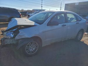 Ford Focus SE 2.0L 4 2011