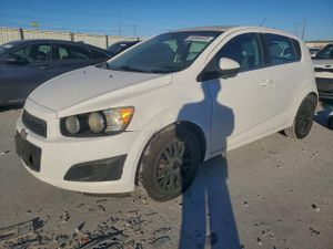 Chevrolet Aveo (Sonic) LT 1.8L 4 2014