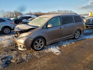 Toyota Sienna SPORT 3.5L 6 2011
