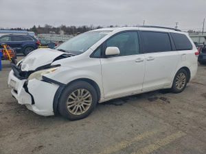 Toyota Sienna XLE 3.5L 6 2014