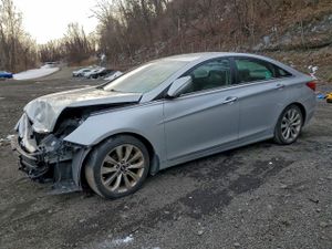Hyundai Sonata SE 2.4L 4 2013