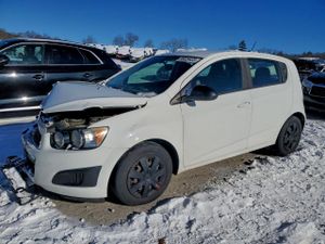 Chevrolet Aveo (Sonic) LS 1.8L 4 2015