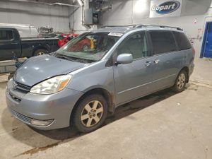 Toyota Sienna CE 3.3L 6 2004