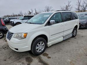 Chrysler Town & Country TOURING PLUS 3.8L 6 2010