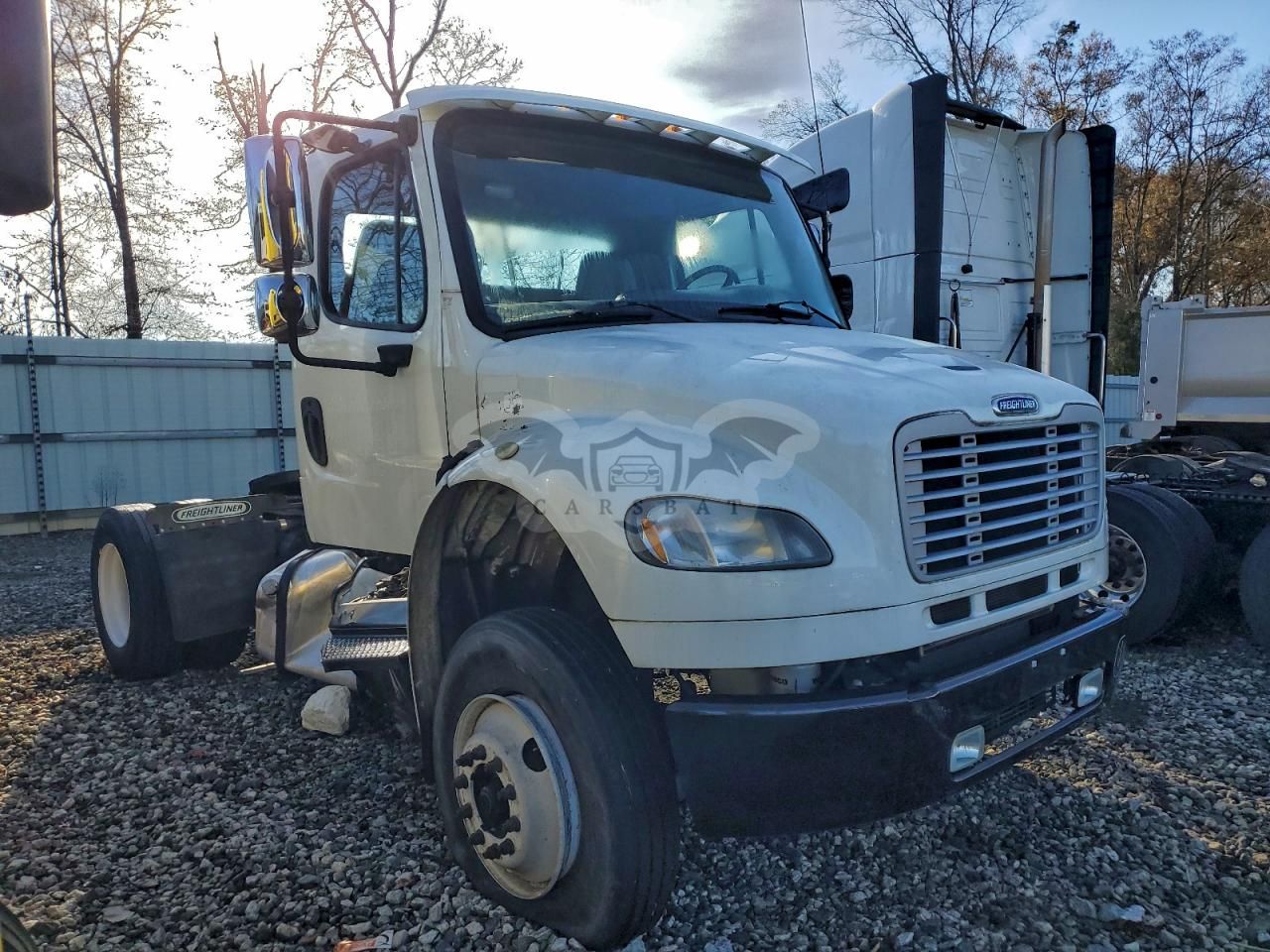 Freightliner Business Class M2 106 MEDIUM DUTY 8.9L 6 2015