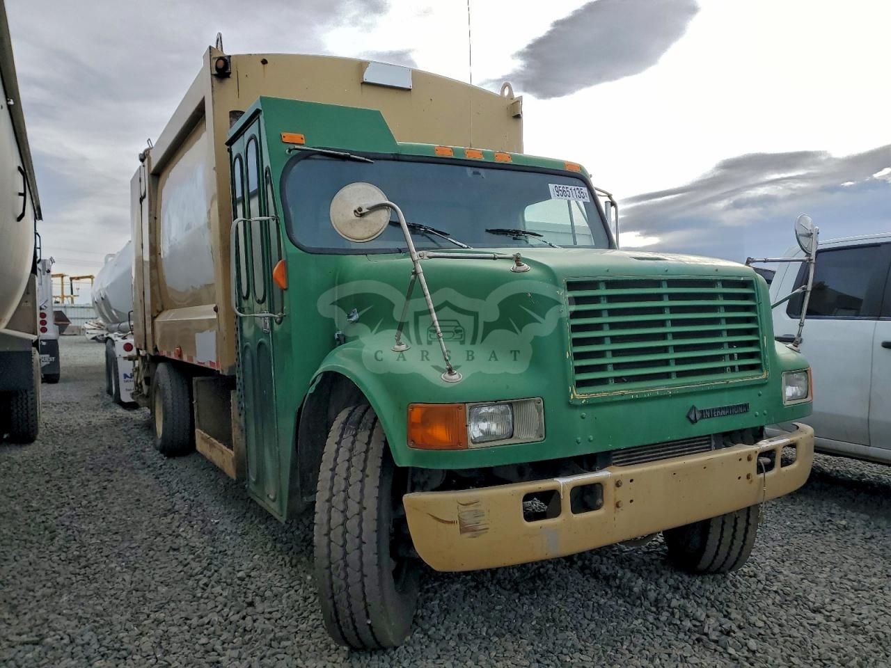 International 4700 / 4900 4700 10.8L 6 1999