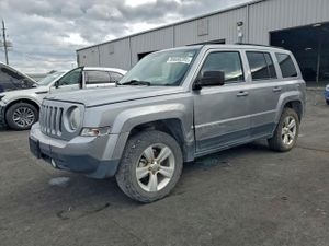 Jeep Patriot LATITUDE 2.4L 4 2015