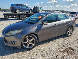 Ford Focus TITANIUM 2.0L 4 2013