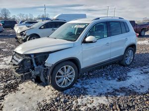 Volkswagen Tiguan S 2.0L 4 2014