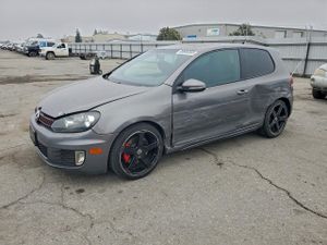 Volkswagen Golf 2.0L 4 2010