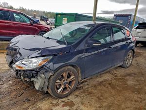 Ford Focus SE 2.0L 4 2014