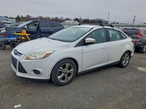 Ford Focus SE 2.0L 4 2014