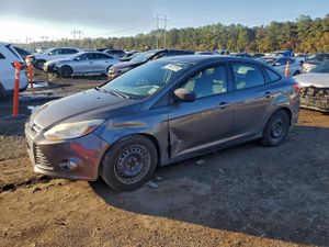 Ford Focus SE 2.0L 4 2012