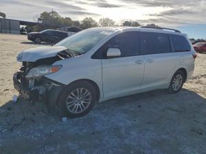 Toyota Sienna XLE 3.5L 6 2015