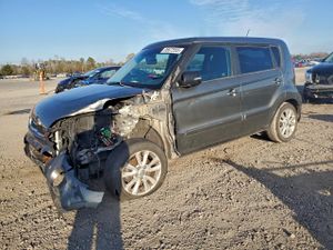 Kia Soul + 2.0L 4 2013