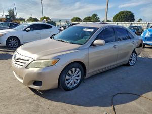 Toyota Camry BASE 2.5L 4 2011