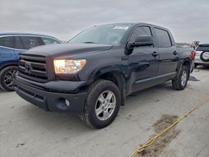 Toyota Tundra CREWMAX SR5 5.7L 8 2013