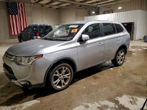 Mitsubishi Outlander SE 2.4L 4 2015