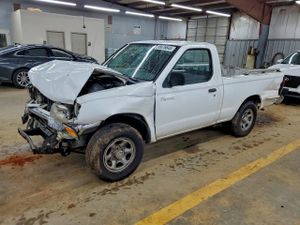 Nissan Frontier XE 2.4L 4 2000