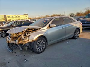 Toyota Camry LE 2.5L 4 2015