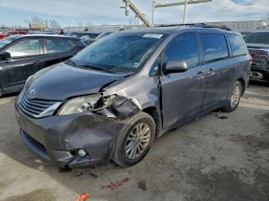 Toyota Sienna XLE 3.5L 6 2011