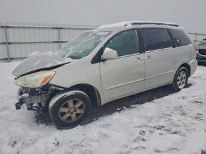 Toyota Sienna XLE 3.3L 6 2004