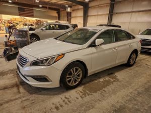 Hyundai Sonata SE 2.4L 4 2015