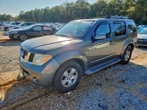 Nissan Pathfinder LE 4.0L 6 2005