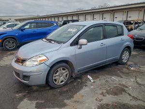 Nissan Versa S 1.8L 4 2010