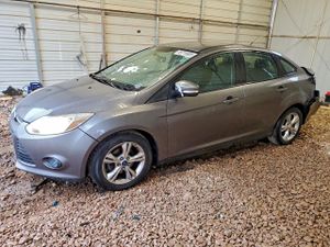 Ford Focus SE 2.0L 4 2013