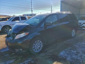 Toyota Sienna XLE 3.5L 6 2012