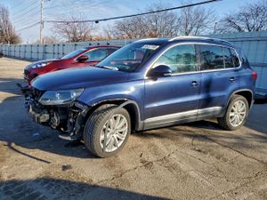 Volkswagen Tiguan S 2.0L 4 2013