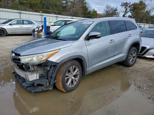 Toyota Highlander XLE 3.5L 6 2015