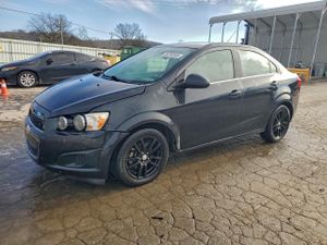 Chevrolet Aveo (Sonic) LT 1.8L 4 2015