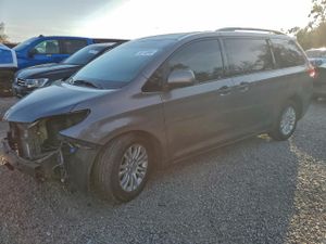 Toyota Sienna XLE 3.5L 6 2013