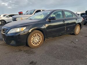 Toyota Camry BASE 2.5L 4 2010