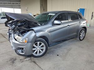 Mitsubishi Outlander SE 2.0L 4 2014