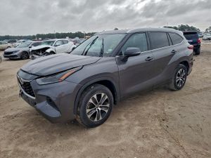 Toyota Highlander XLE 3.5L 6 2021