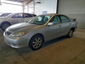 Toyota Camry LE 3.0L 6 2005