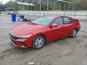 Hyundai Elantra SE 2.0L 4 2025