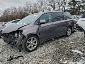 Toyota Sienna SPORT 3.5L 6 2012