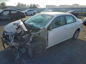 Toyota Corolla BASE 1.8L 4 2012