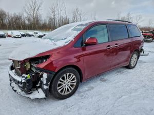 Toyota Sienna XLE 3.5L 6 2015