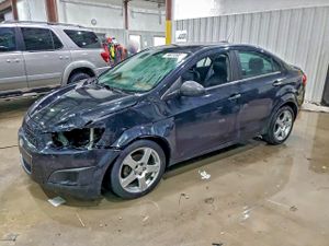 Chevrolet Aveo (Sonic) LTZ 1.4L 4 2015