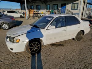 Toyota Corolla CE 1.8L 4 2001