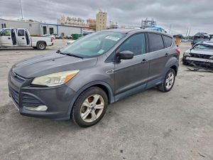 Ford Escape SE 2.5L 4 2015
